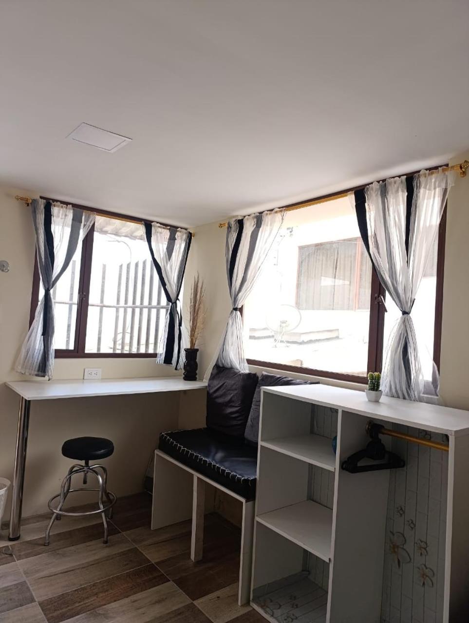 Fakali Homestay キト エクステリア 写真